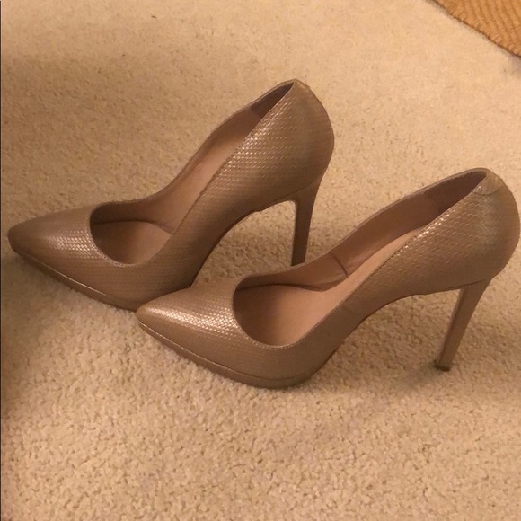 Leather point toe pumps size 39 European/9-9.5 US - Picture 2 of 6